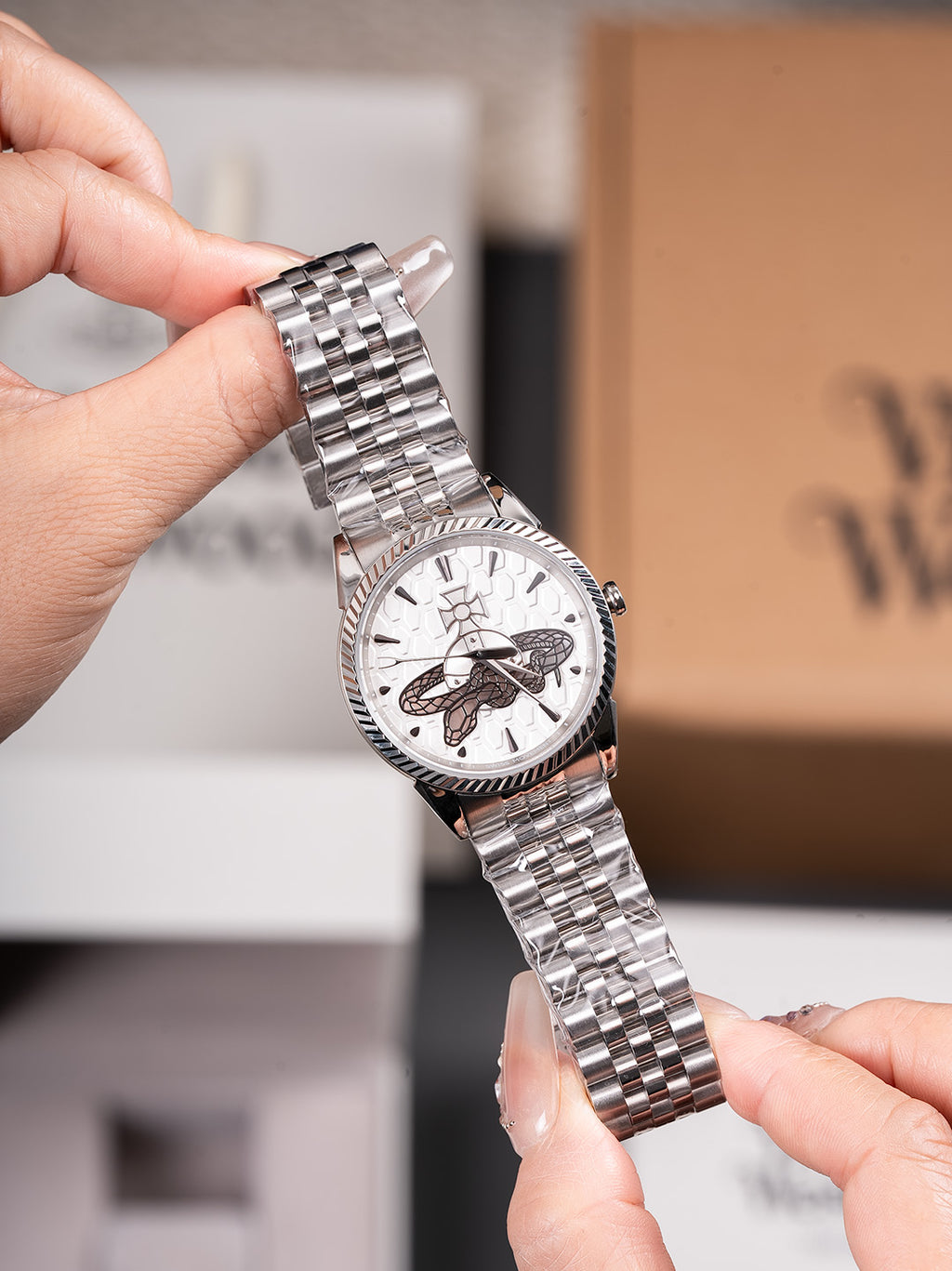 S2191 Snake-shaped watch