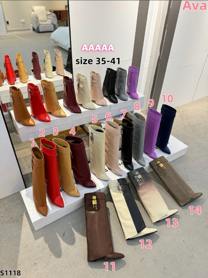 S1118 Givenchy boots
