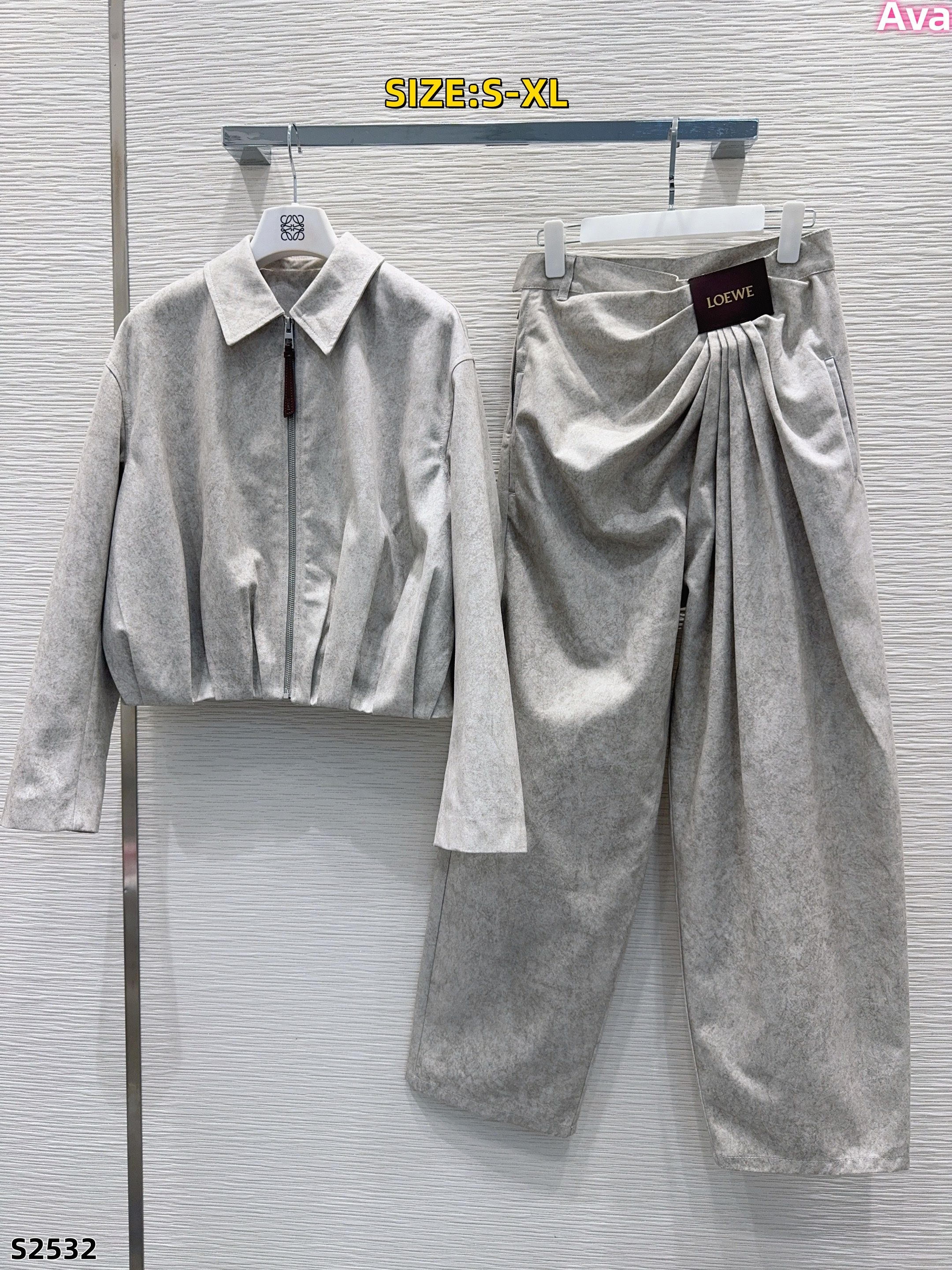 S2532 Loe Suit